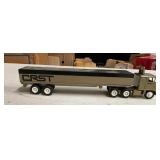 TOY SEMI TRUCK