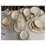 ASSORTED VINTAGE HOMER LAUGHLIN CHINA