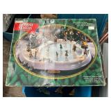 MR. CHRISTMAS HOLIDAY SKATERS