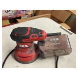 SKIL PALM SANDER