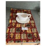 Gravy boat and plate