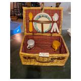 Picnic basket lot