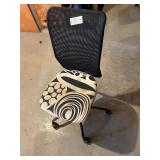 Rolling office chair