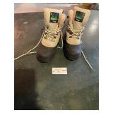 ITASCA Woman's snow boots size 8