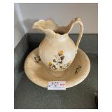 Victorian-style ceramic wash basin water pitcher