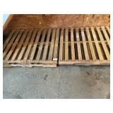 4 wood pallets