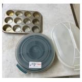 Plastic food storage containers