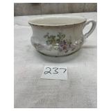 Anchor pottery chamber pot