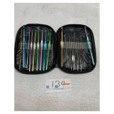 Assorted lot of crochet hooks