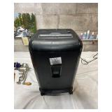 Staples 15 page paper shredder