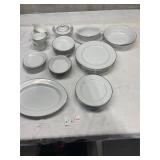 41 piece 6 serving harmony house dish set