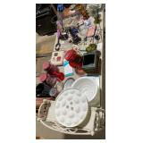 Table lot of household items