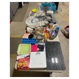 Table lot of household items
