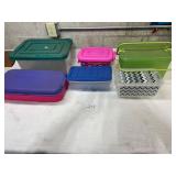 Lot of 6 small plastic storage containers  lids