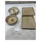 Vintage microwave bakeware