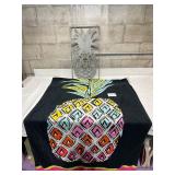 Pineapple beach towel. Metal welcome