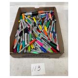 Tray lot of sharpie markers