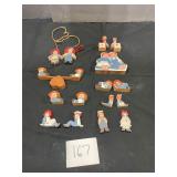 raggedy Ann and Andy wooden doll figures