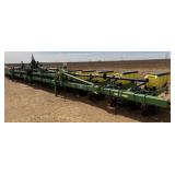 John Deere 1720 16 Row Stackfold Planter