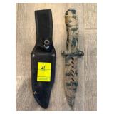 Camouflage Hunting Knife with Sheath