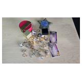 Jewelry: Assorted Rings, etc