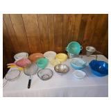 Pyrex Mixing Bowls And Strainers