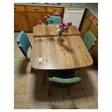 Dining Room Table W/ Chairs & Leaf