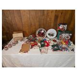 Vtg. Christmas Kitchen & Decor