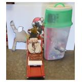 Christmas Decor & Wrapping Paper