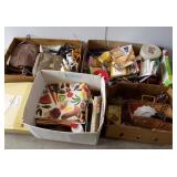 4 Trays of Housewares