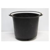 I.A.S. & Co. No.8 Cast Iron Footed Kettle