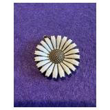 925 Daisy Pendant