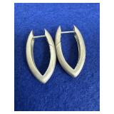 V-Shaped Matte Earrings 925