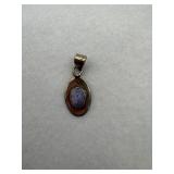 Sterling silver pendant with a oval shaped,