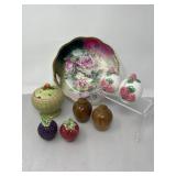 Mixed Porcelain Pieces with Wood S/P Shakers - Brentleigh Lidded Sugar Mixed Porcelain Pieces with Wood S/P Shakers - Brentleigh Lidded Sugar