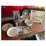 Mixed Kitchen Lot w/ Corelle & Rubbermaid
