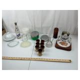 Mixed Vintage Kitchen Glassware & Dishes
