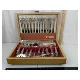 1847 Rogers Bros Heritage Silverware Set