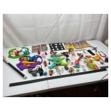 Mixed Vintage Toy & Promo Assortment (Lot of 1)