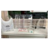 Assorted plastic racks, 1 metal