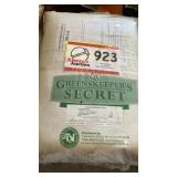 Greenskeeper's Secret Weed & Feed Plus-4 bags
