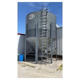 GSI Grain bin w/ ladder