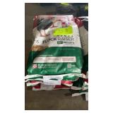 Purina chicken feed pellets 20255
