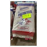 Des Moines pigeon feed-5