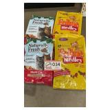 Feline & Naturally Fresh cat food