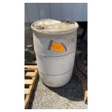 Barrel w/ lid and pallet