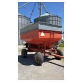 Gravity wagon