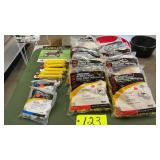 11 Western screw type rod post insulators, 3