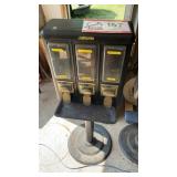 Candy machine-with base-no key 43' tall