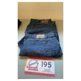 Duluth 40 x 30 like new jeans